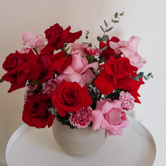 Touch of pink | Ceramic Vase arrangement